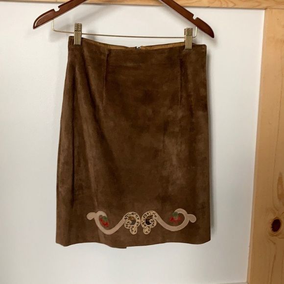 Brown suede skirt - Picture 1 of 4
